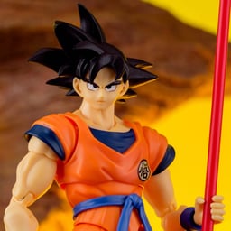 Goku (Mario Castañeda)
